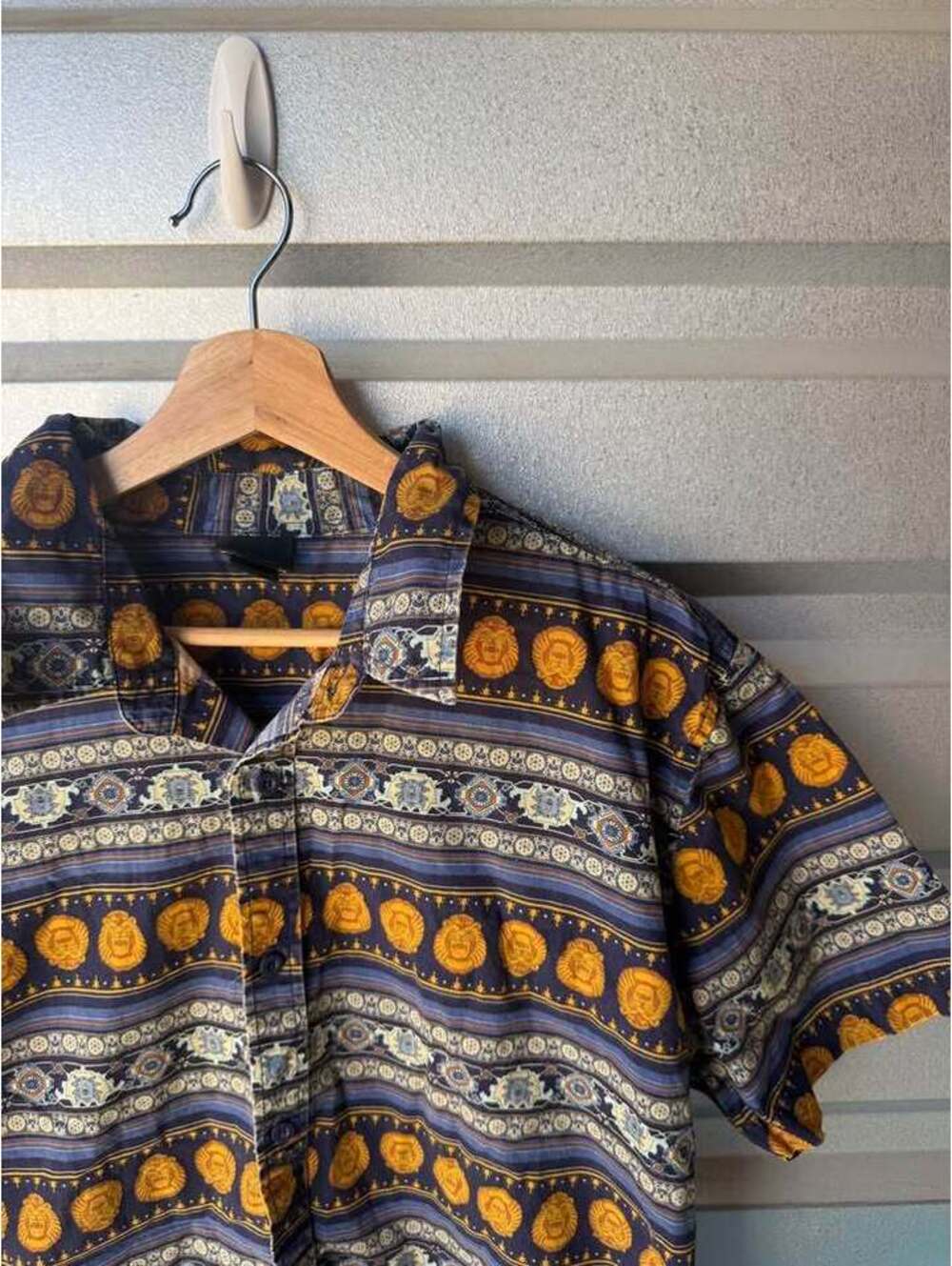 Disney Our Universe The Lion King Button Down Shirt XL - Picture 2 of 3